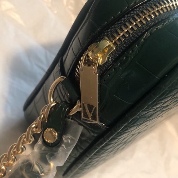 NWT Victoria’s Secret Top Zip Crossbody Emerald Croc embossed w/ gold hardware - Picture 5 of 9